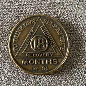 Vintage AA 18 months recovery chip/medallion